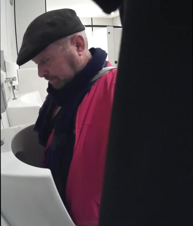 Daddy Urinal Cruise!