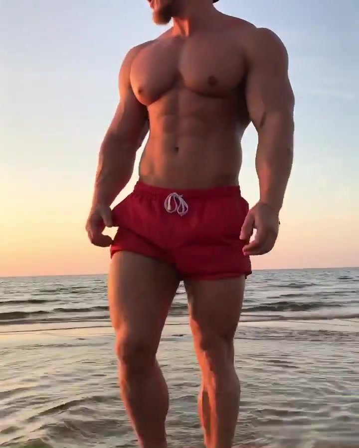 Big Bodybuilder - video 5