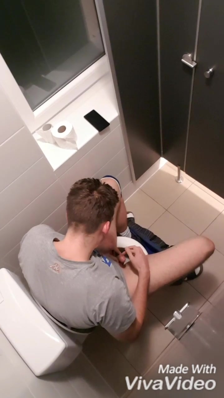 Cleaning up in the toilet