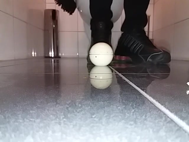 Crushing egg timer with nike shox
