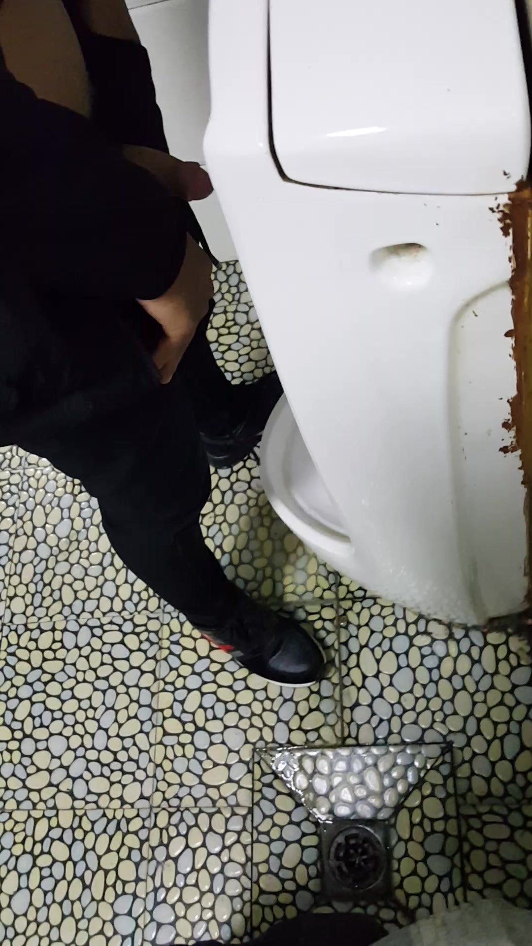 chinese toilet spy pissing - video 4