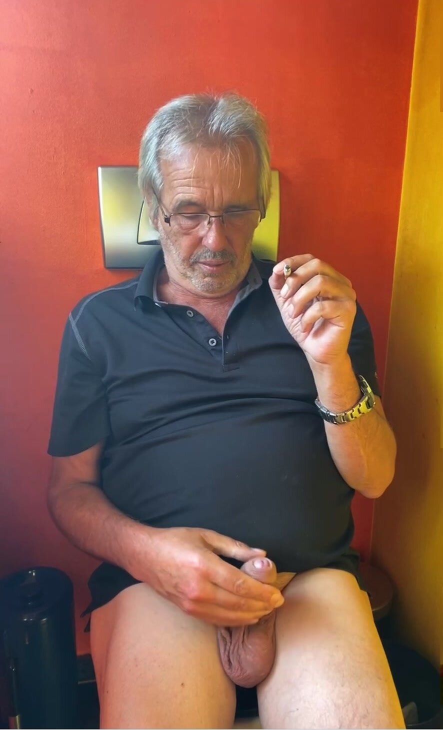 Daddy smokes at the toilet