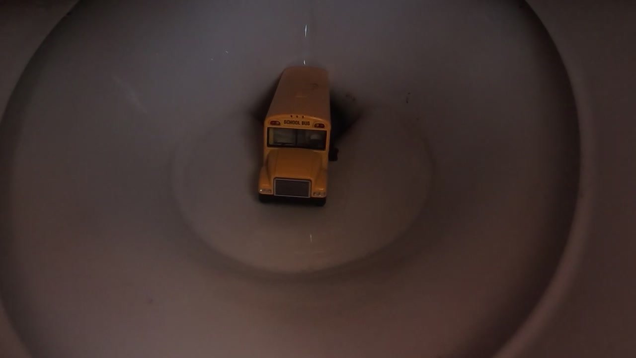 Bus in the toilet (3)