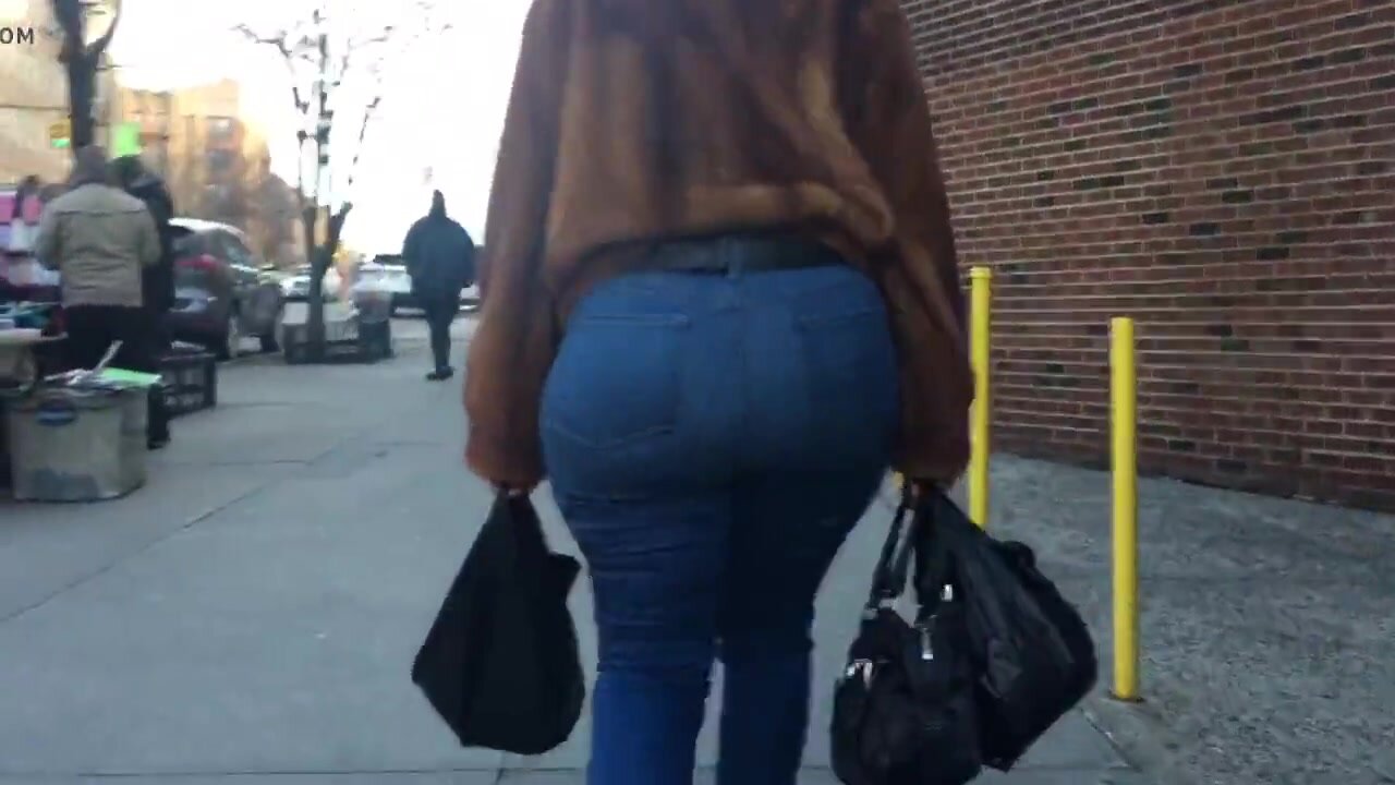 Phat ass in jeans