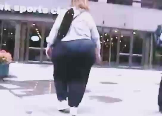 Big booty candid - video 2