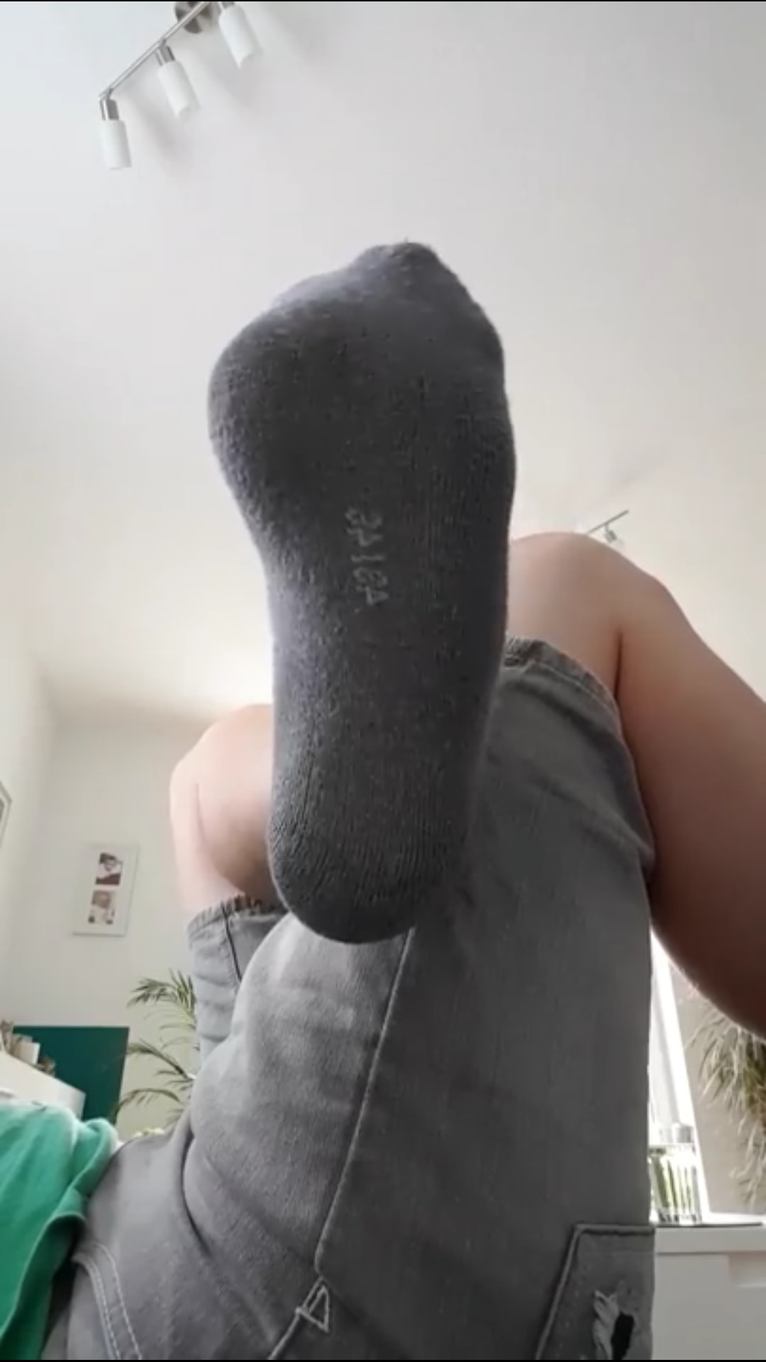 Hot boy shows his Feet #006 [YouTube.com]