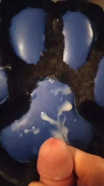 Furry Porn Cum On Feet - Fursuit FootPaw cum - ThisVid.com