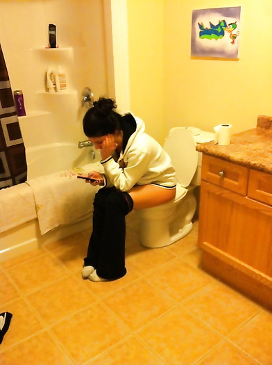 Ebony stoner peeing