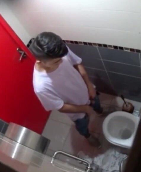 Cam dans les wc en roumanie 3