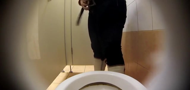 Amateur voyeur toilet pee clips