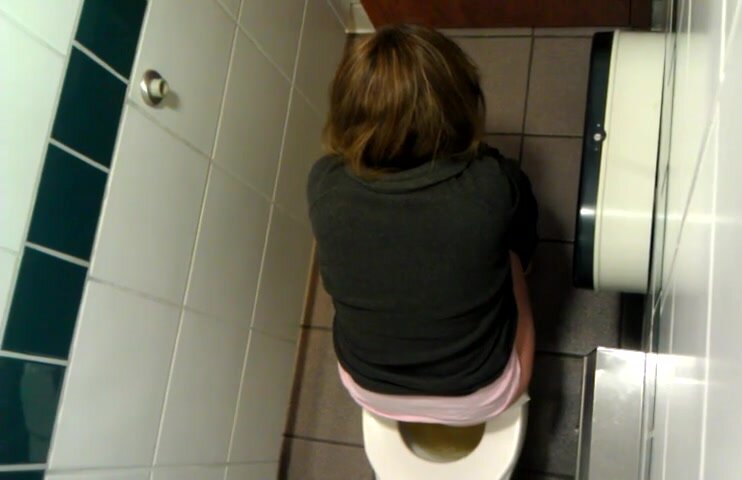 Spy girl pooping at public toilet - 2