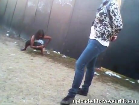 Festival pissing girls - ThisVid.com
