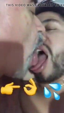 Gay ameteur kiss
