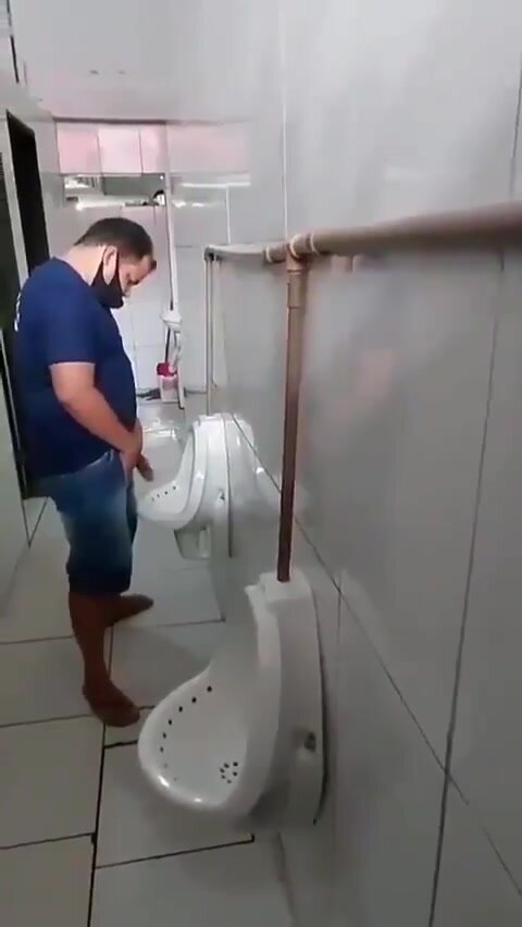 fat guy w fat dick in urinal
