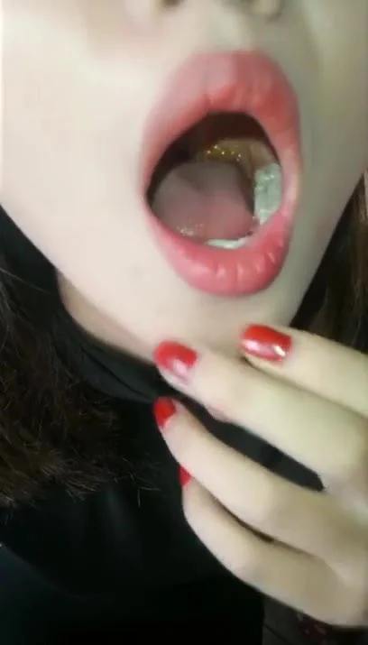 Open Mouth - Asian Vore: Chinese girl open mouth swallow - ThisVid.com