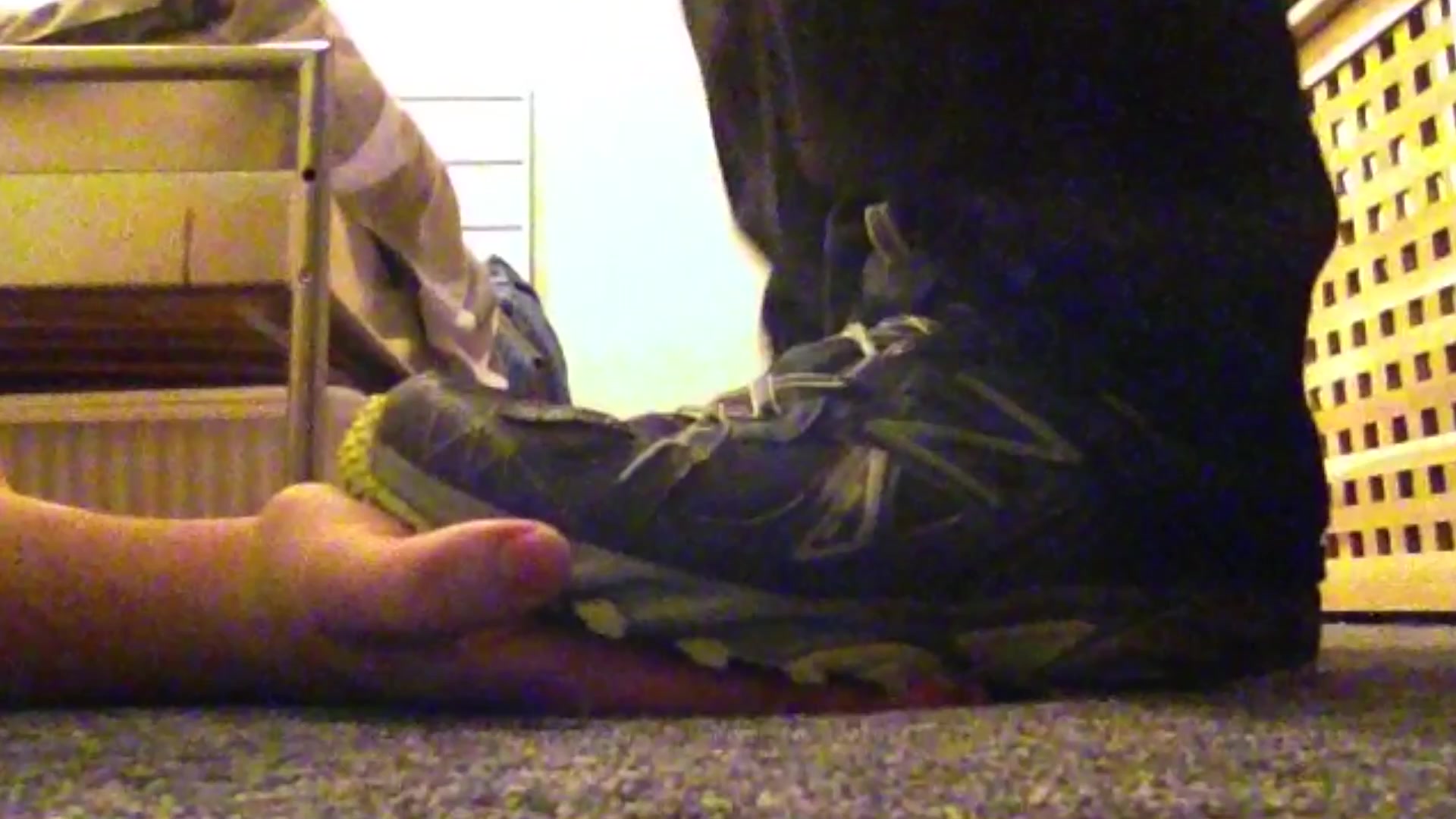 Trainers crush fingers