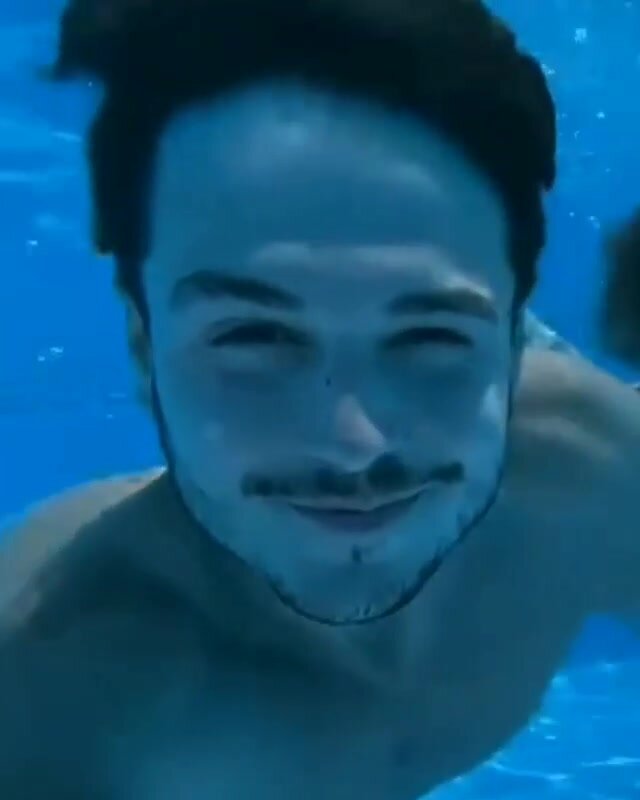 Spanish singer barefaced underwater - video 2