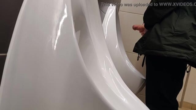 Cruising at the urinals - video 2