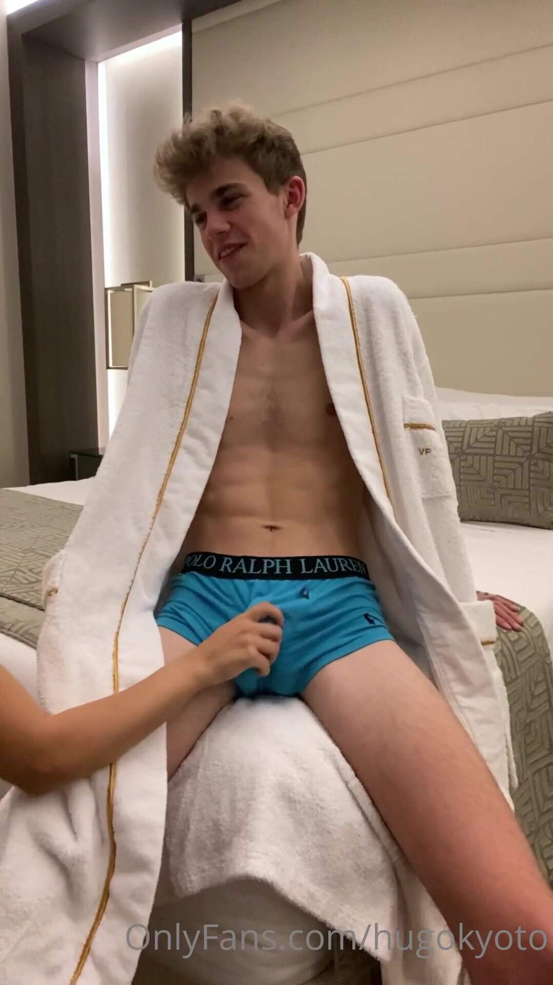 Hot Guy Wanked by Girlfriend