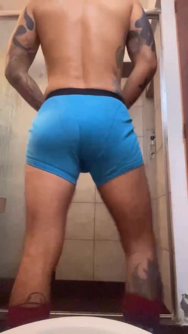 Guy butt and legs 21-07-2021