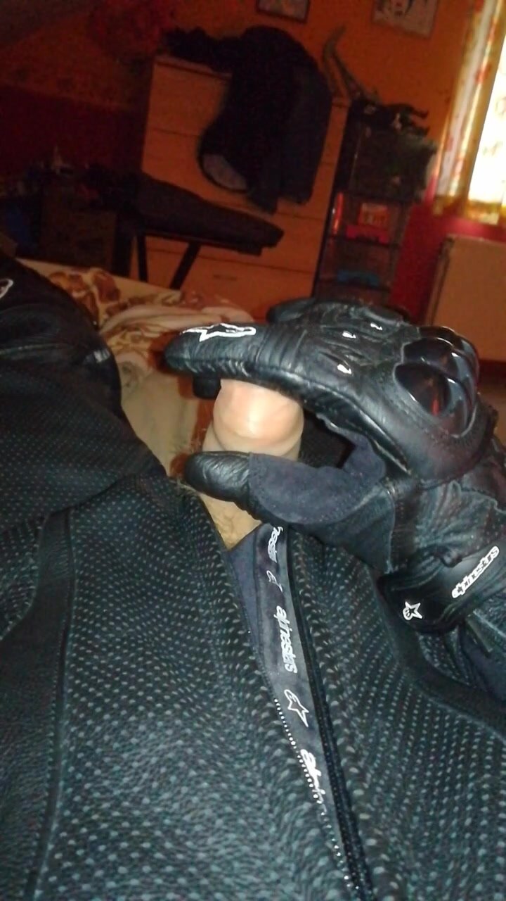 Cum on bikesuit