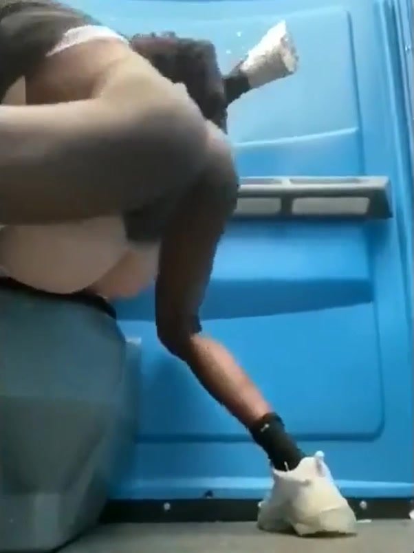 barebacking in a public toilete