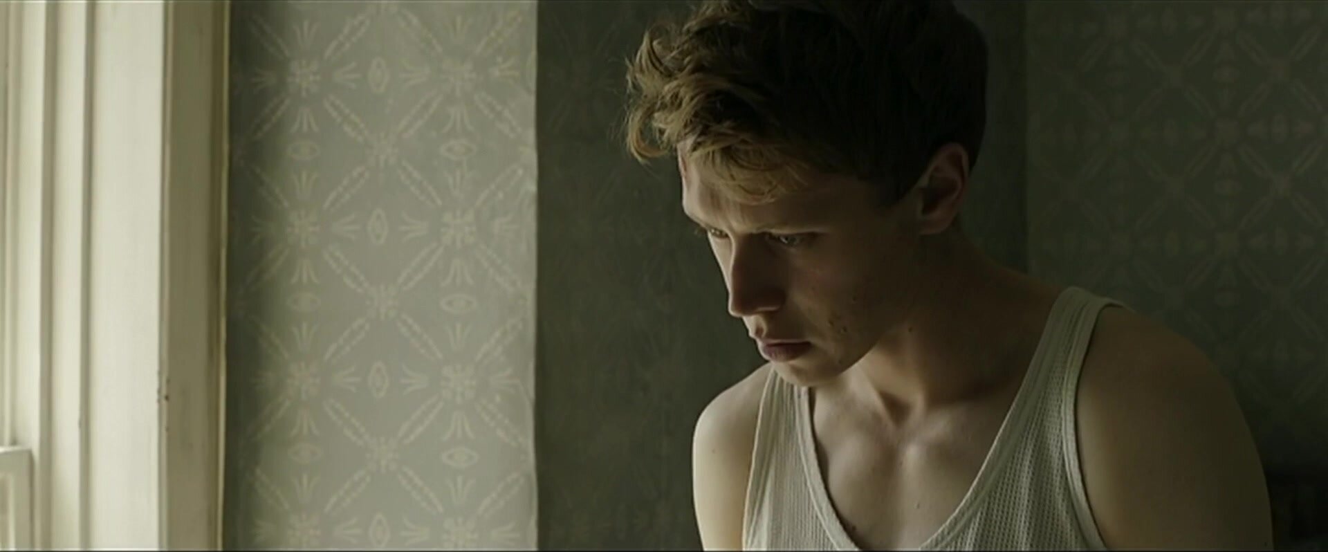 George MacKay nude - ThisVid.com.