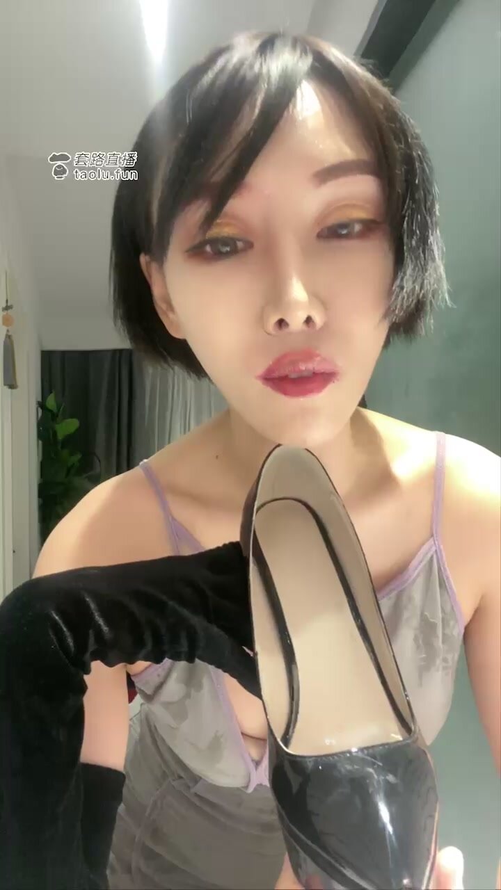 yiqian puke in heels 呕吐-1