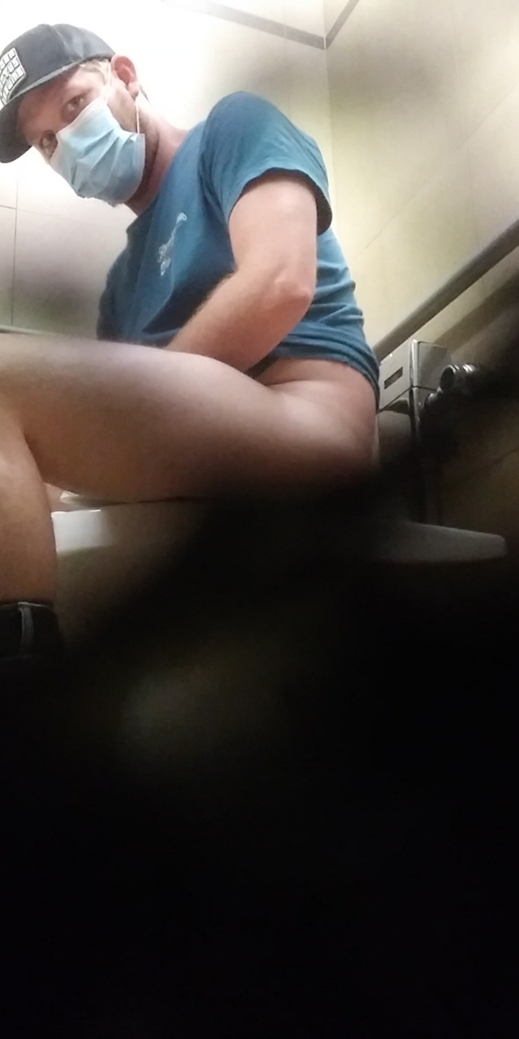 Gassy twink on toilet