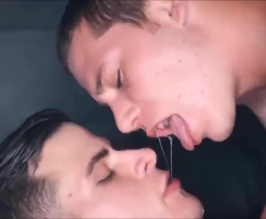 Gay Spitting Porn - Spits: spit swap - ThisVid.com