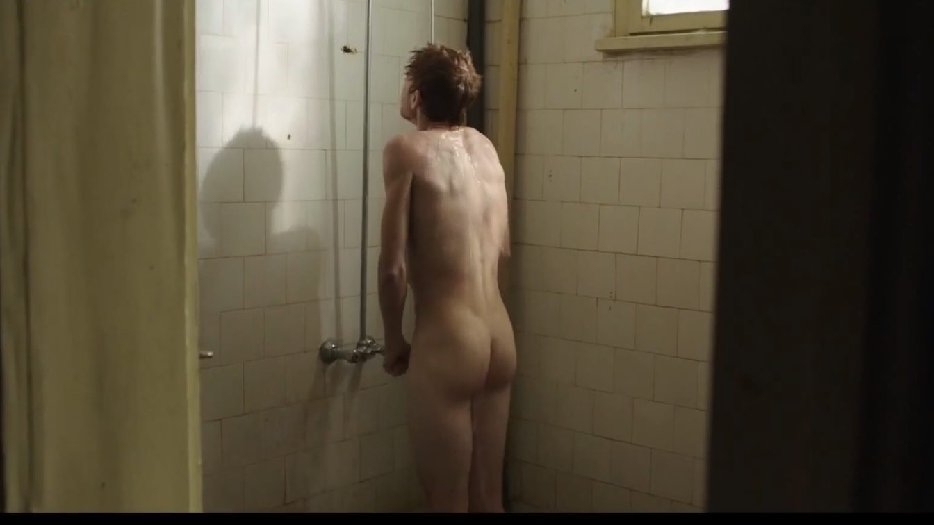 naked en la ducha