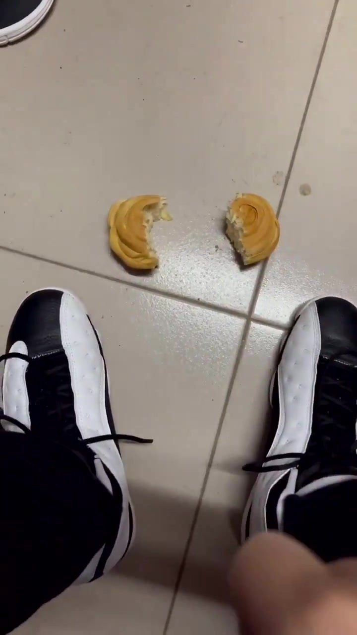 Male sneakers food crushing