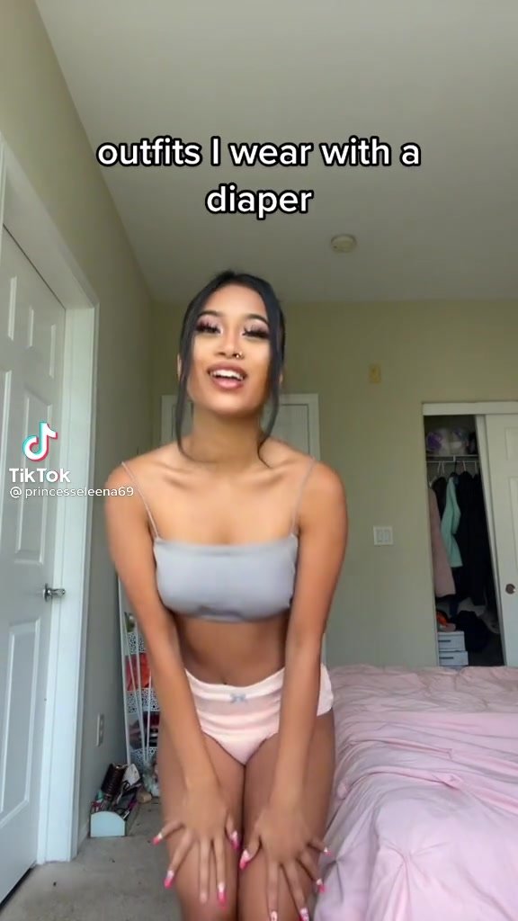 Diaper girl - video 75