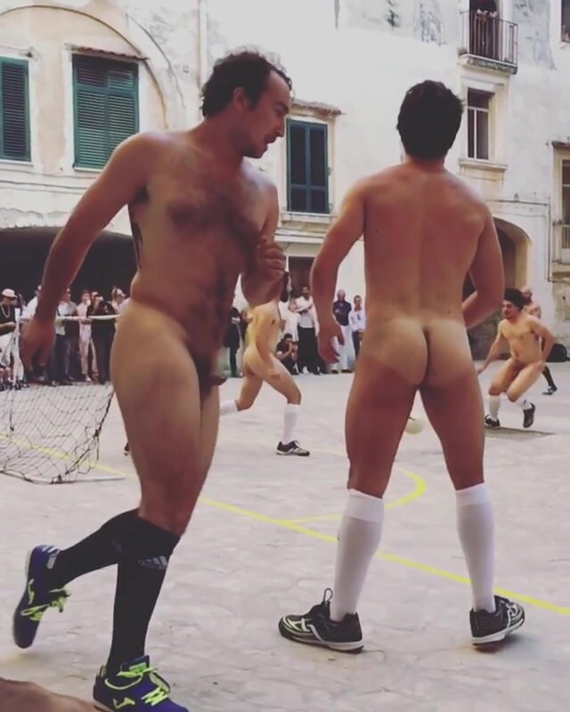 italian players naked 1