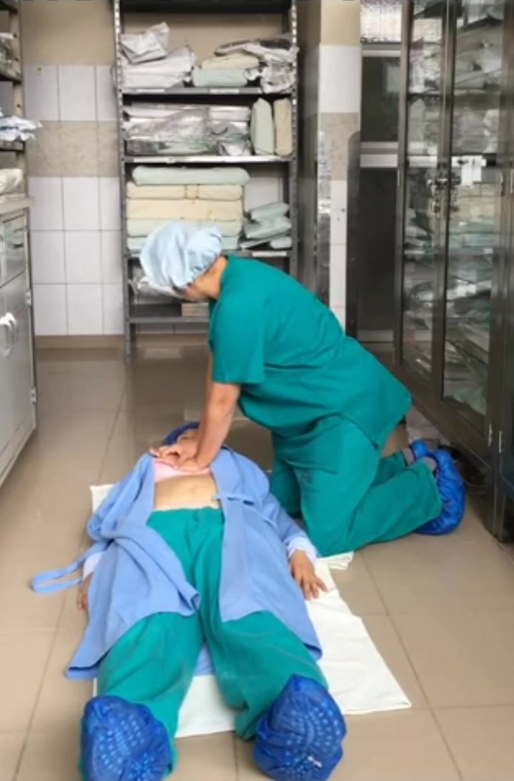 Cpr demo on nurse