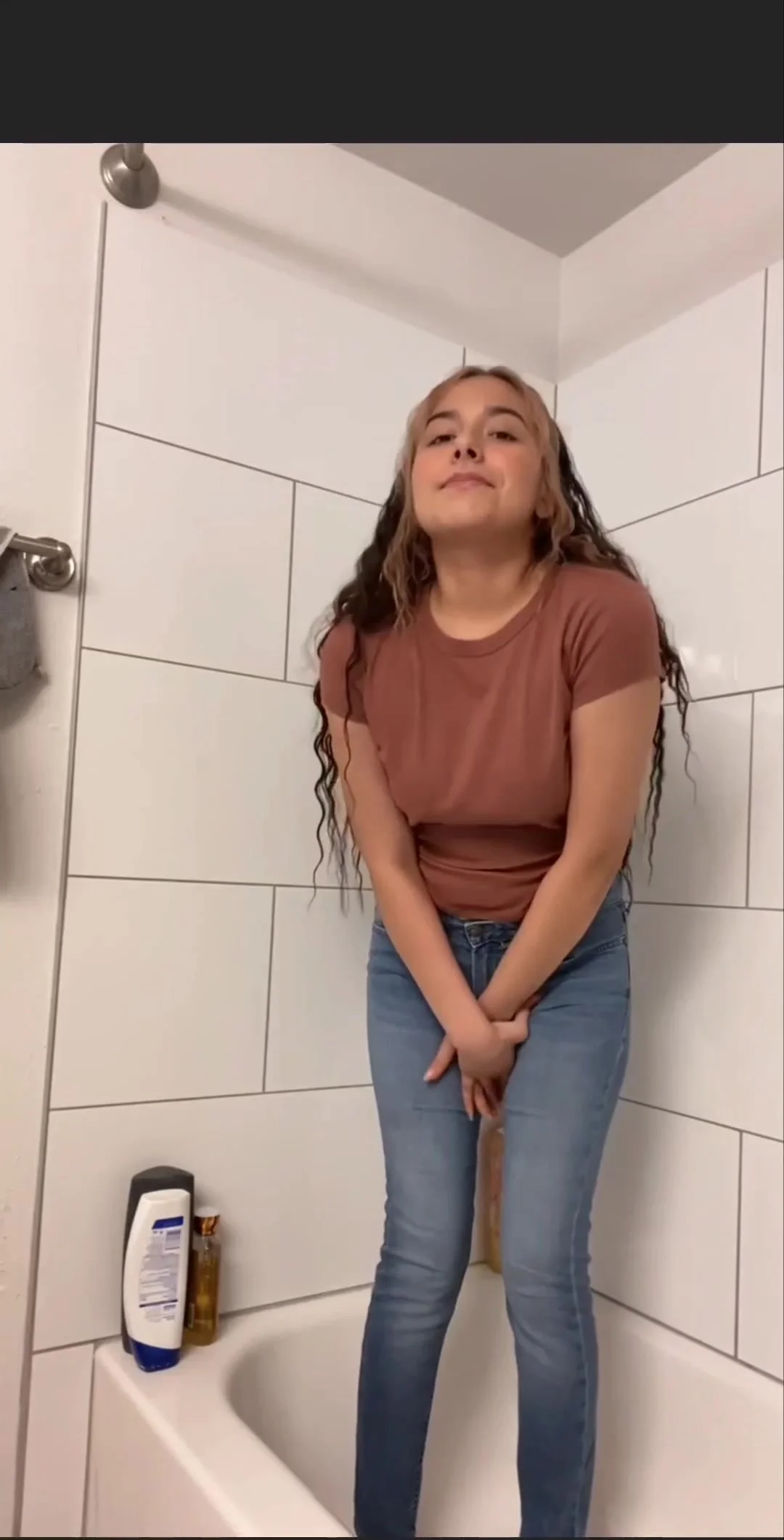 Latin Teen Pissing - Cute Latina Peeing Her Jeans - ThisVid.com