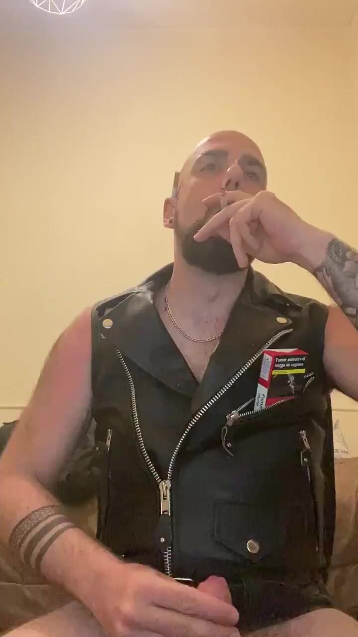bald smoker wanks cock - video 13