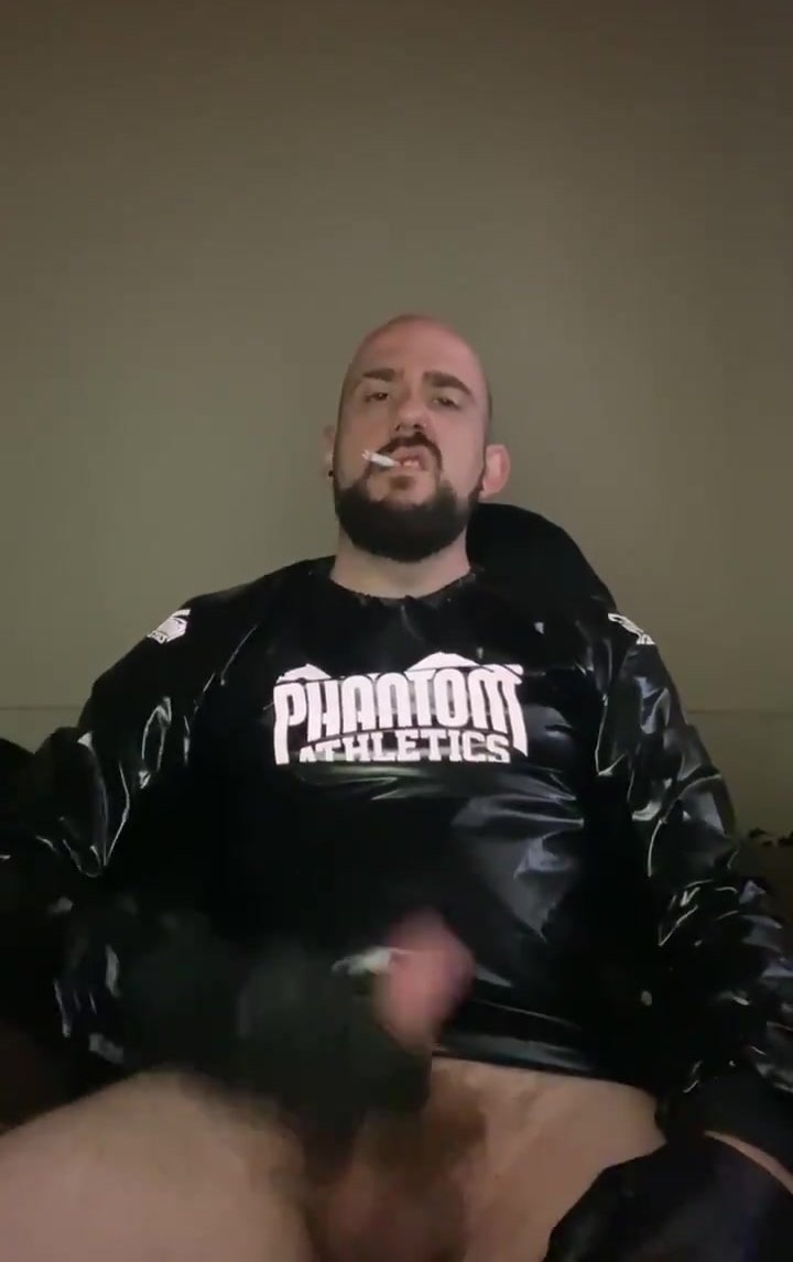bald smoker wanks cock - video 20