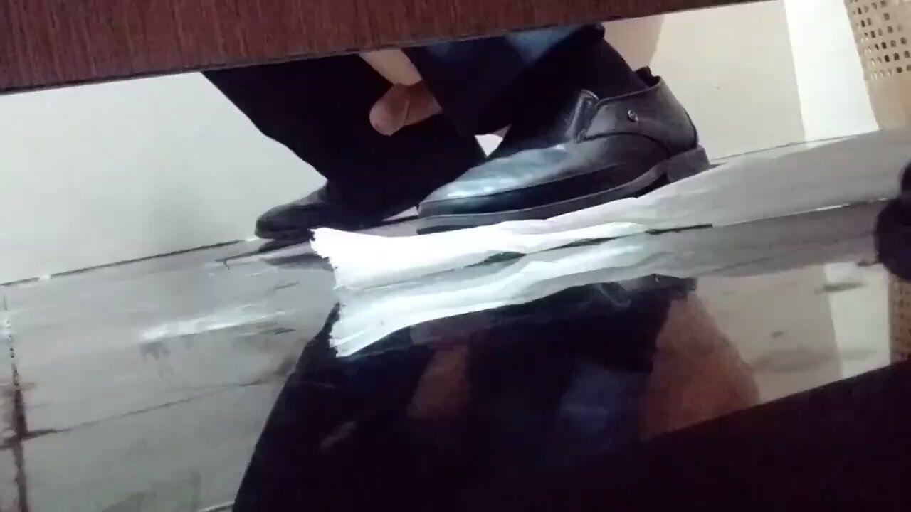 spy squat toilet chinese cumming jerk off - video 37