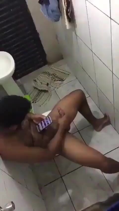 bathroom jo - video 3