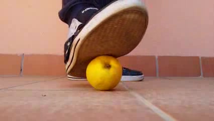 Crushing an apple