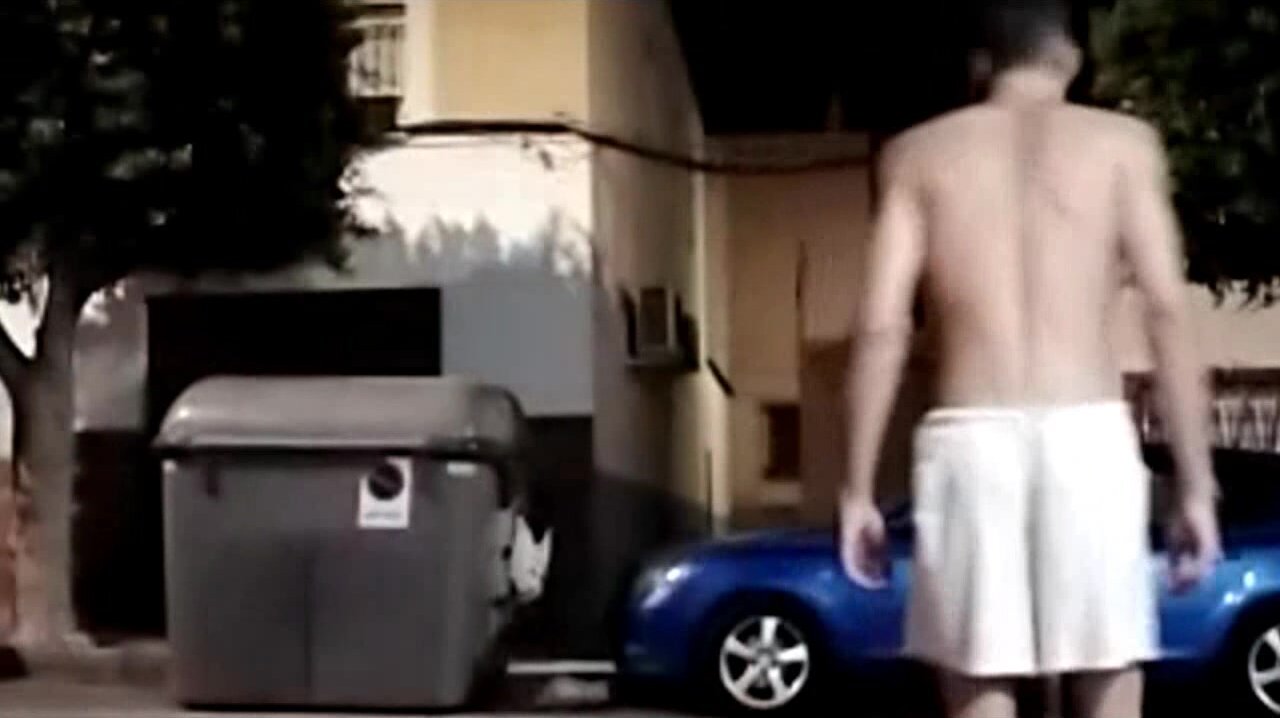 Exhibicionista 7 - Desnudandose en la calle