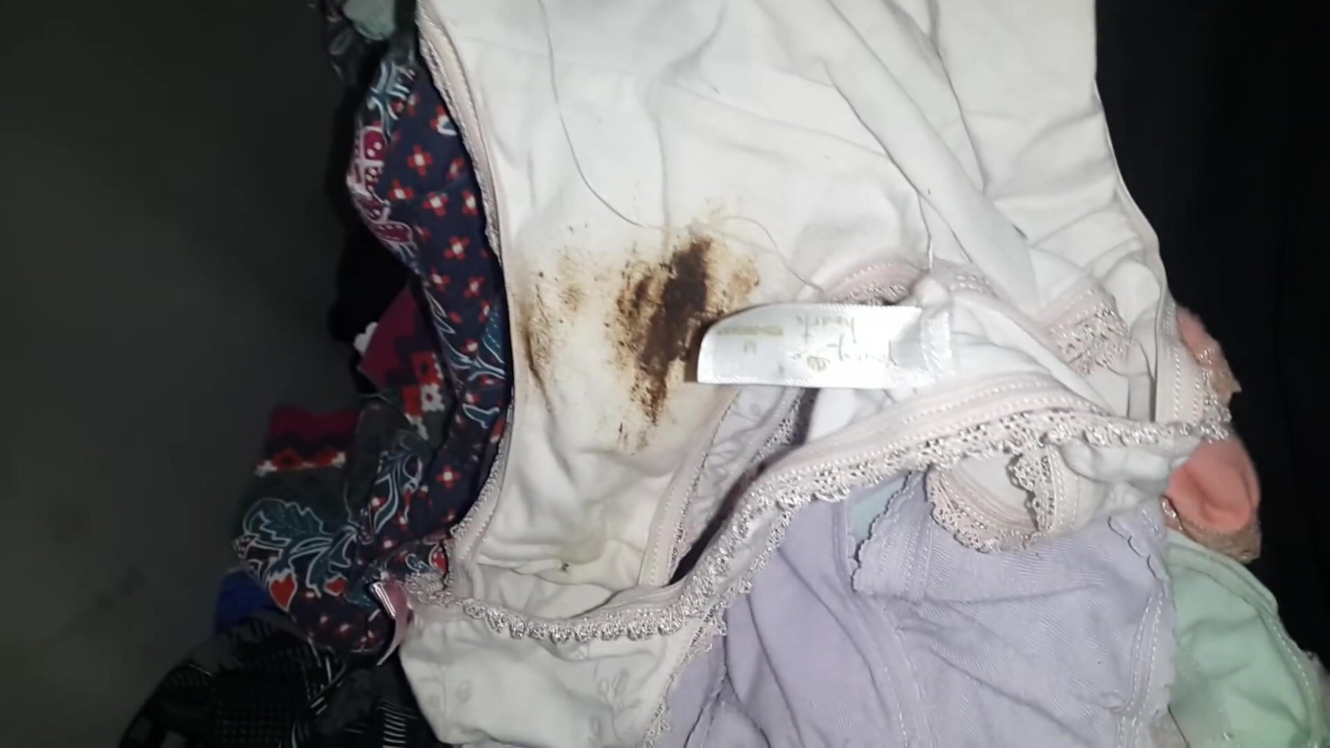 Dirty panties: dirty laundry hamper - ThisVid.com