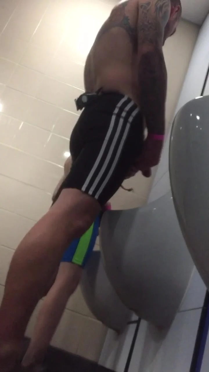 Hot Dude Caught Pissing ThisVi