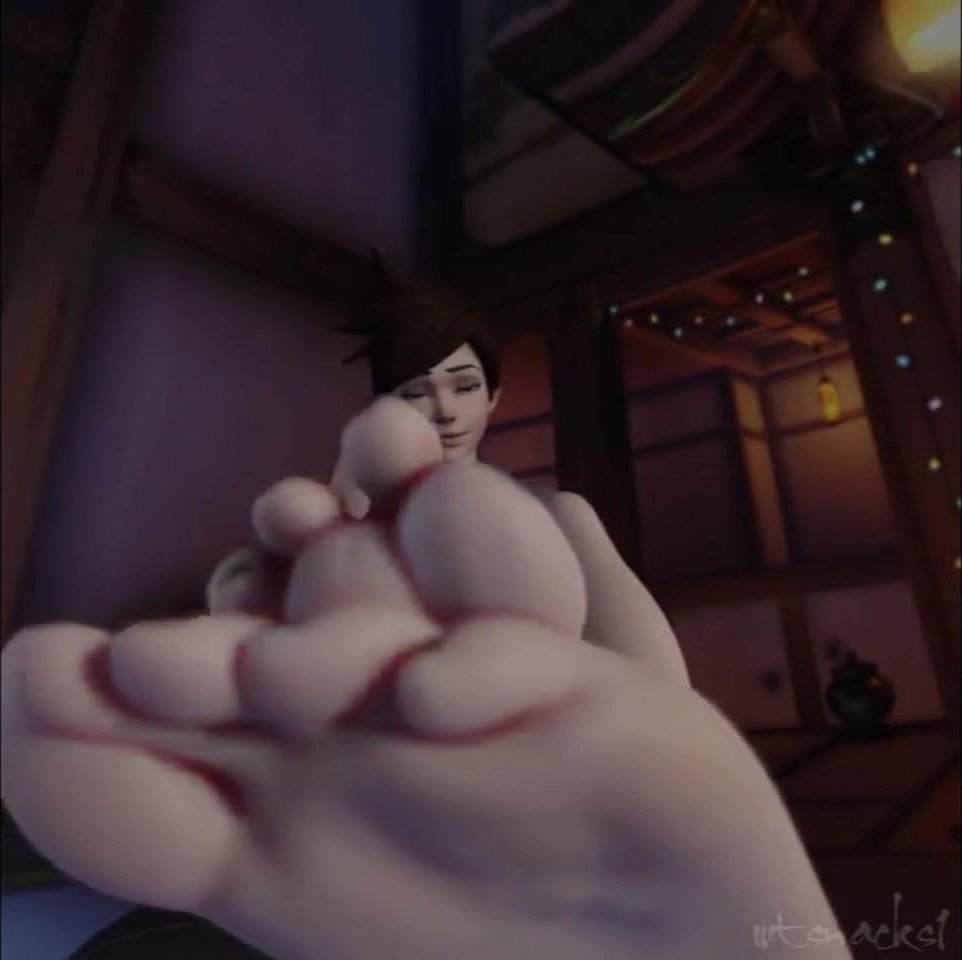 Tracer overwatch footjob - ThisVid.com