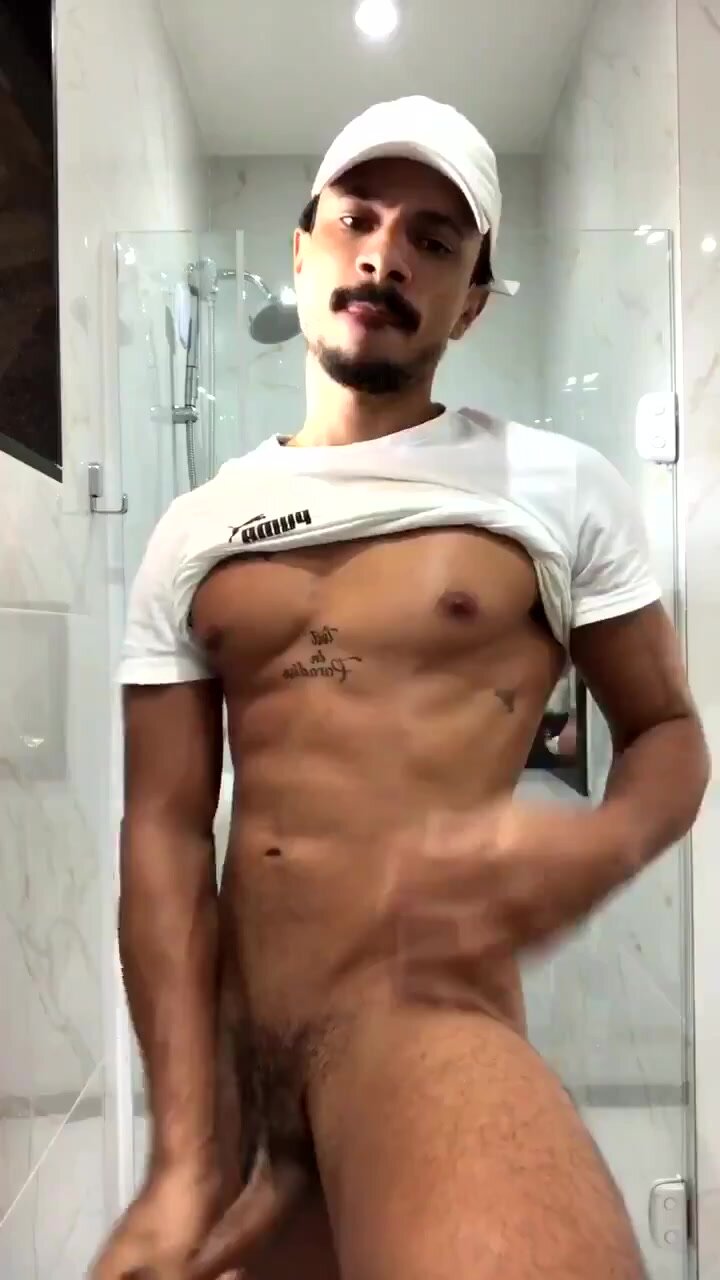 hot straight muscle guy wanking