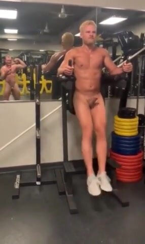 nude workout - video 3