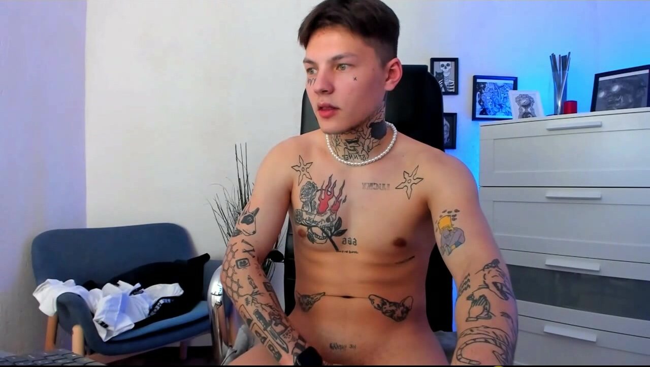 great tattoed russian boy in cam 33