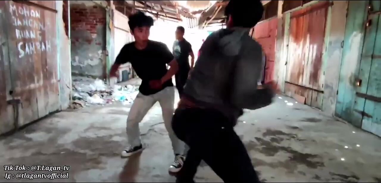 Fighting - video 8