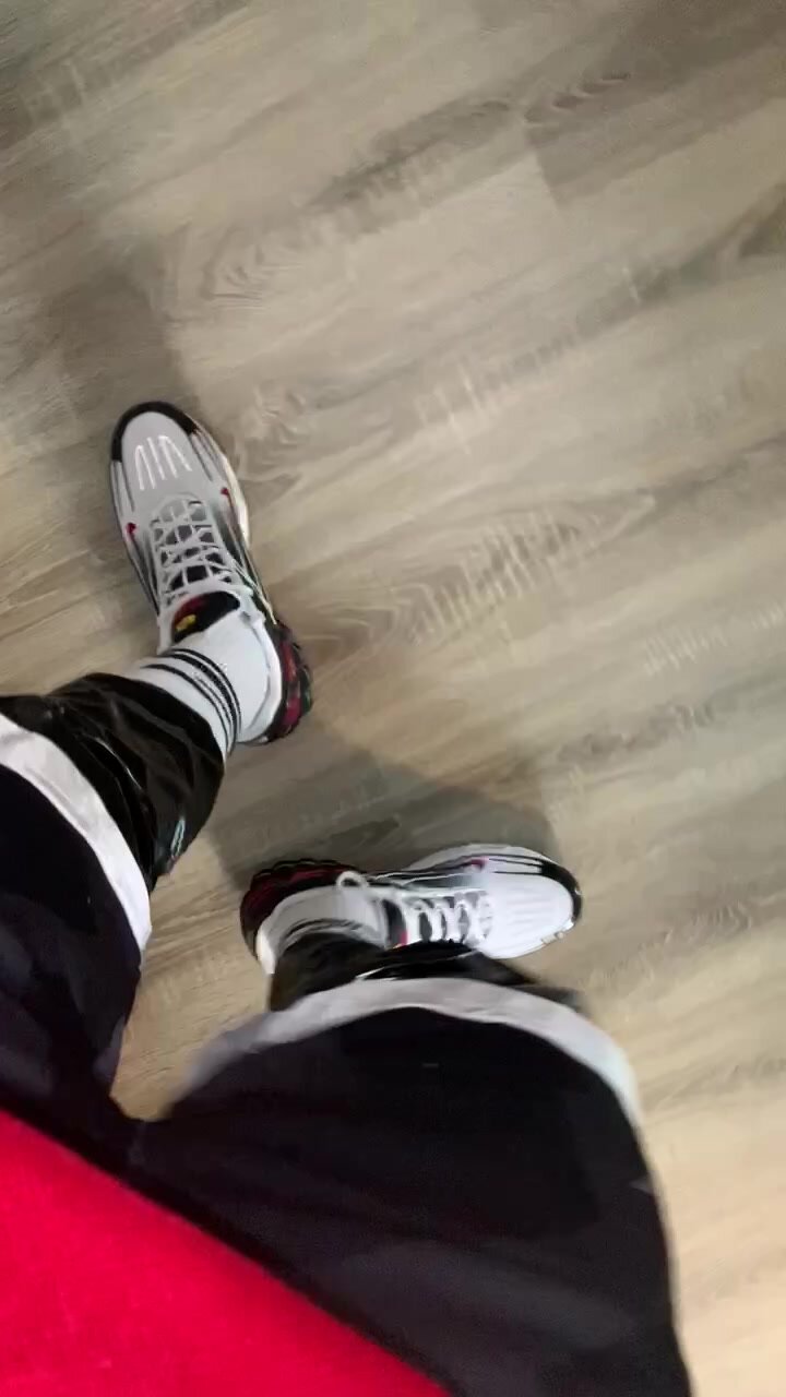 Sneaks bitch